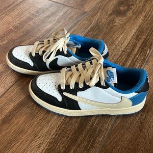 Fragrance design X Travis Scott edition Nike Jordan’s- kids 2.5